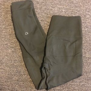 Lululemon NWOT cropped leggings